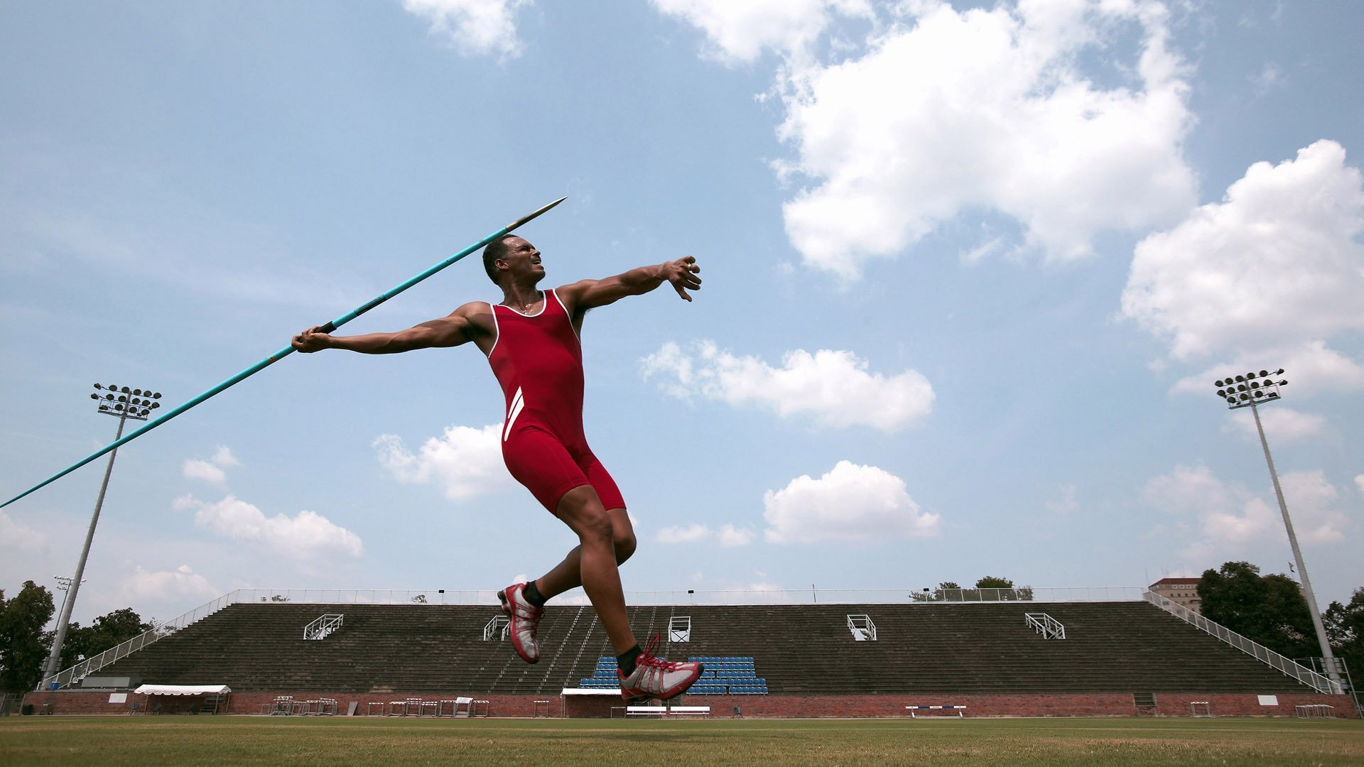 库尔图瓦天神下凡！塞维利亚狂轰28脚难破拜仁，数据背后的门神统治力