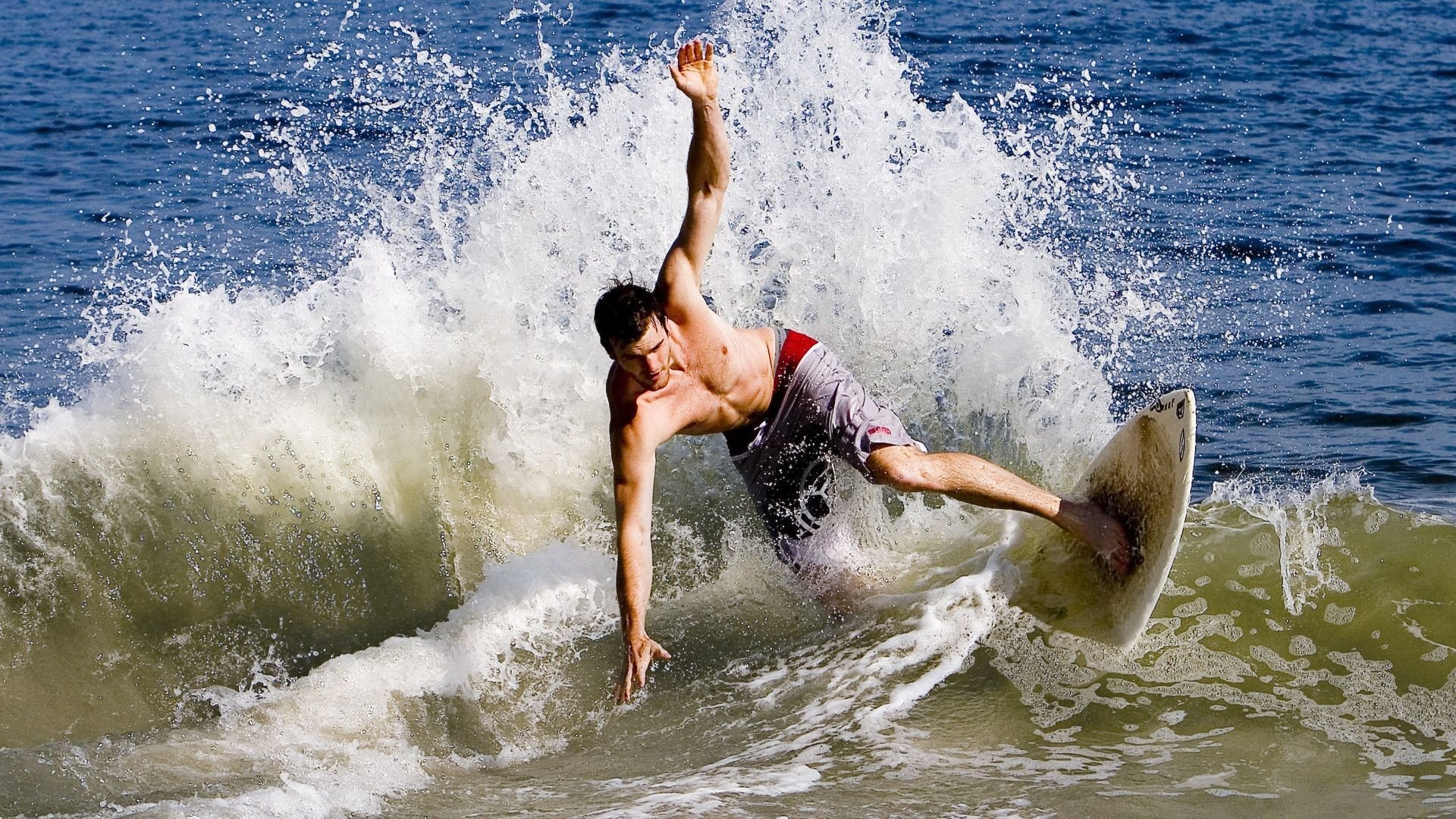 楚阿梅尼爆发，美国硬仗取胜突尼斯，世界杯赛场上的新秩序隐喻