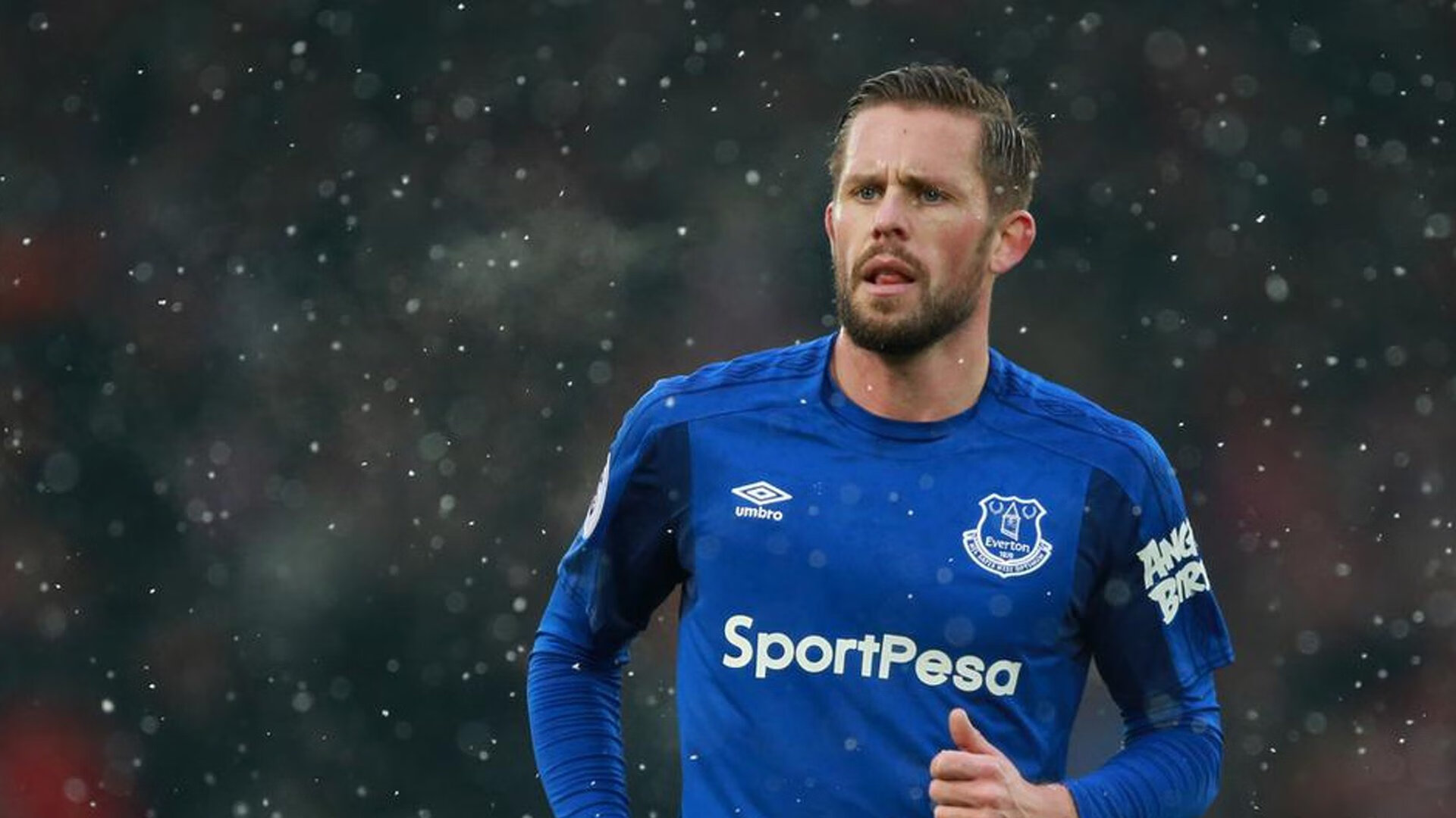 穆勒完美发挥主导战局，洪都拉斯与阿尔及利亚上演战术博弈